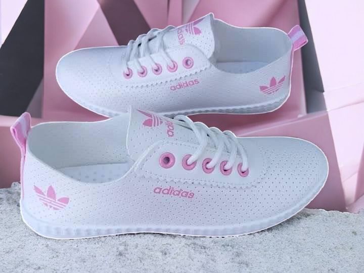 TENIS DE ADIDAS SUELA BAJA MUY COMODAS - Imagen 2