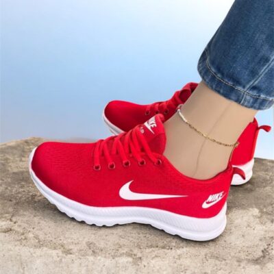 TENIS DE NIKE DE COLOR ROJO