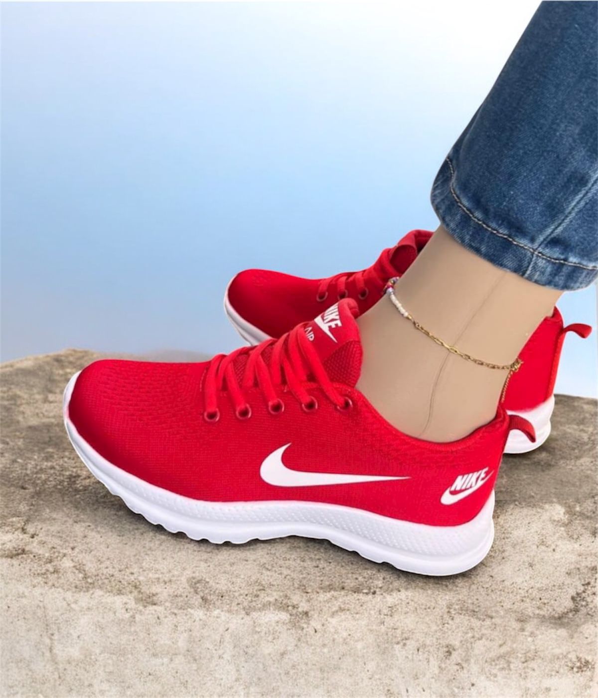 TENIS DE NIKE DE COLOR ROJO
