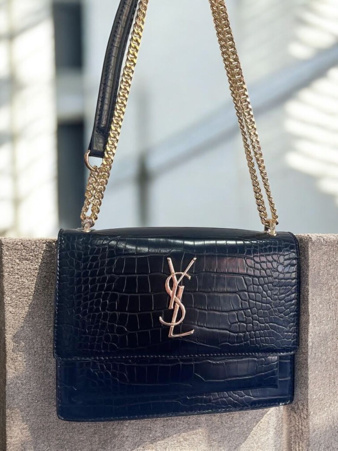 bolsos de varioas colores y marcas - Imagen 2